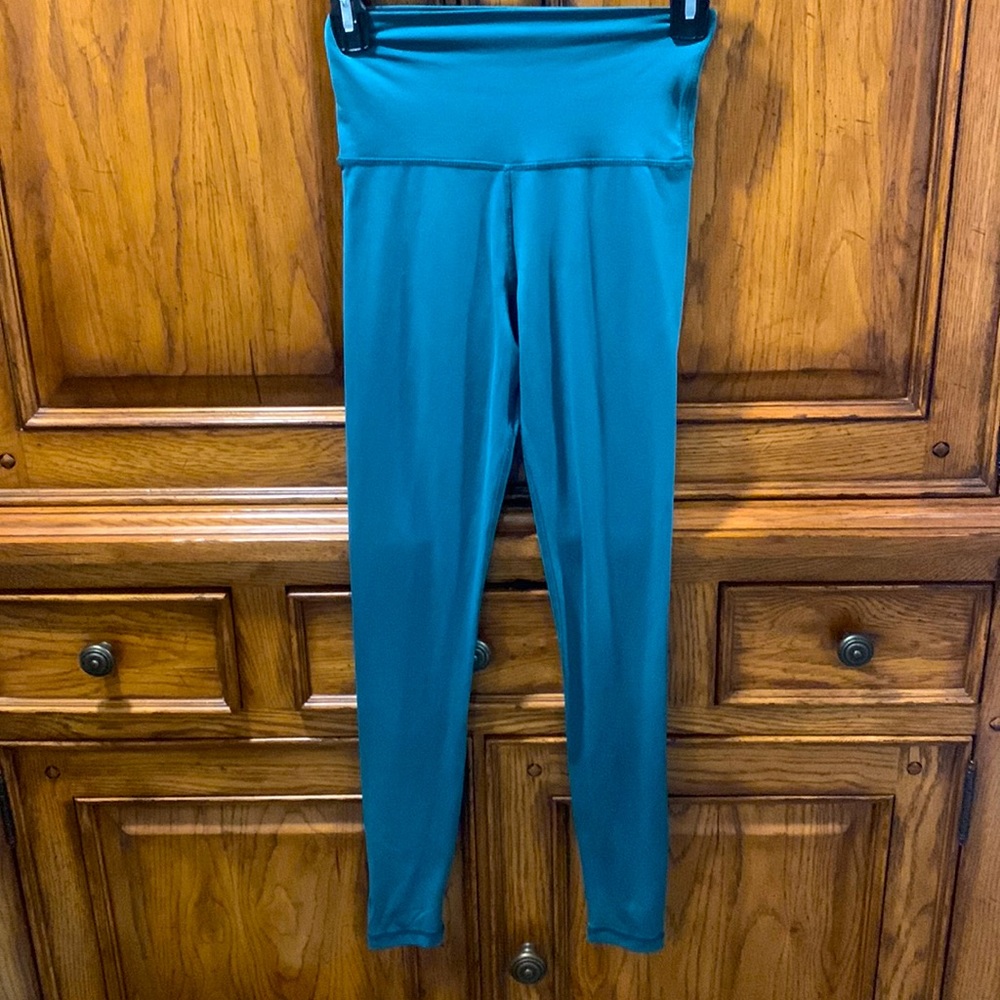 Glyder vibrant green leggings. Women’s XS Maybe worn 2 times